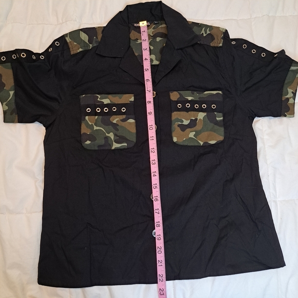 Dead Threads Womens M Shirt Goth Black Camouflage Button Down Short Sleeve - Picture 10 of 12